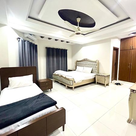 Luxury Apartment Rentals イスラマバード エクステリア 写真