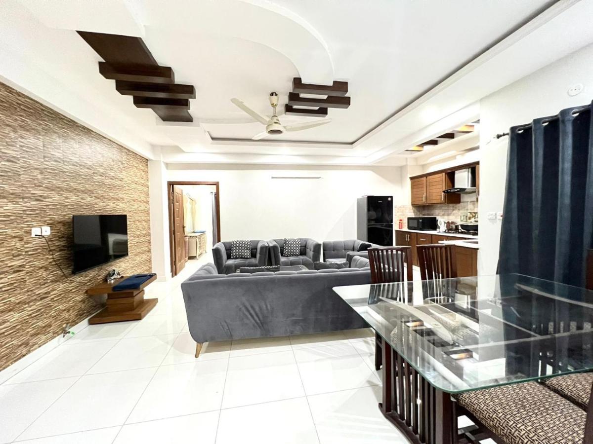 Luxury Apartment Rentals イスラマバード エクステリア 写真